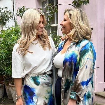 madre 60 e hija 30 coordinadas con looks de primark en instagram