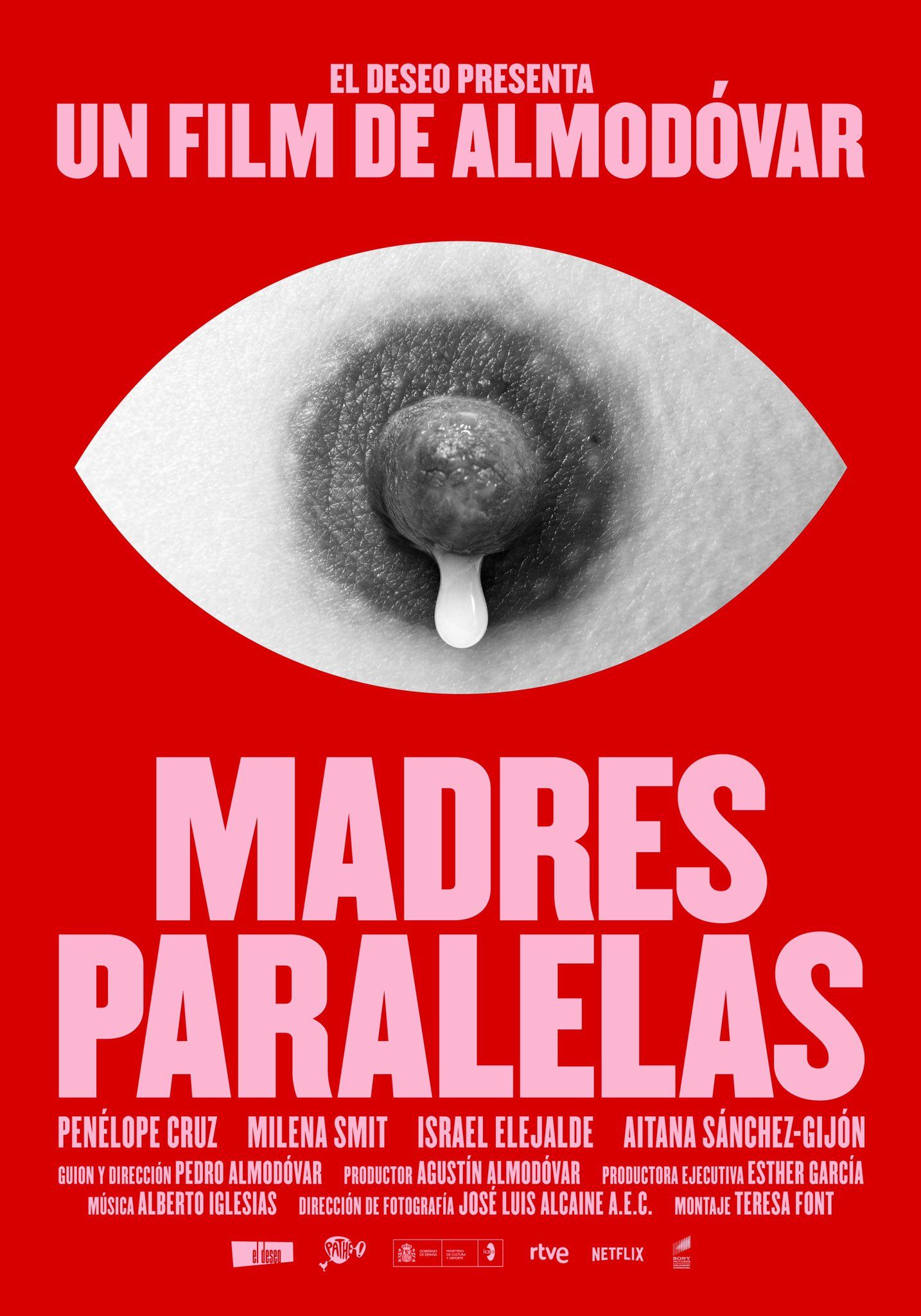 El pezón del póster de Madres paralelas, censurado en redes