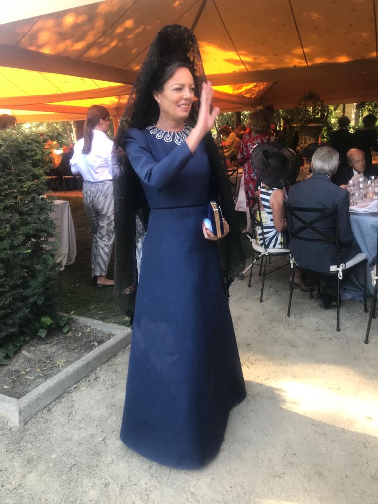 Blue, Clothing, Dress, Fashion, Cobalt blue, Event, Formal wear, Shoulder, Electric blue, Gown, 