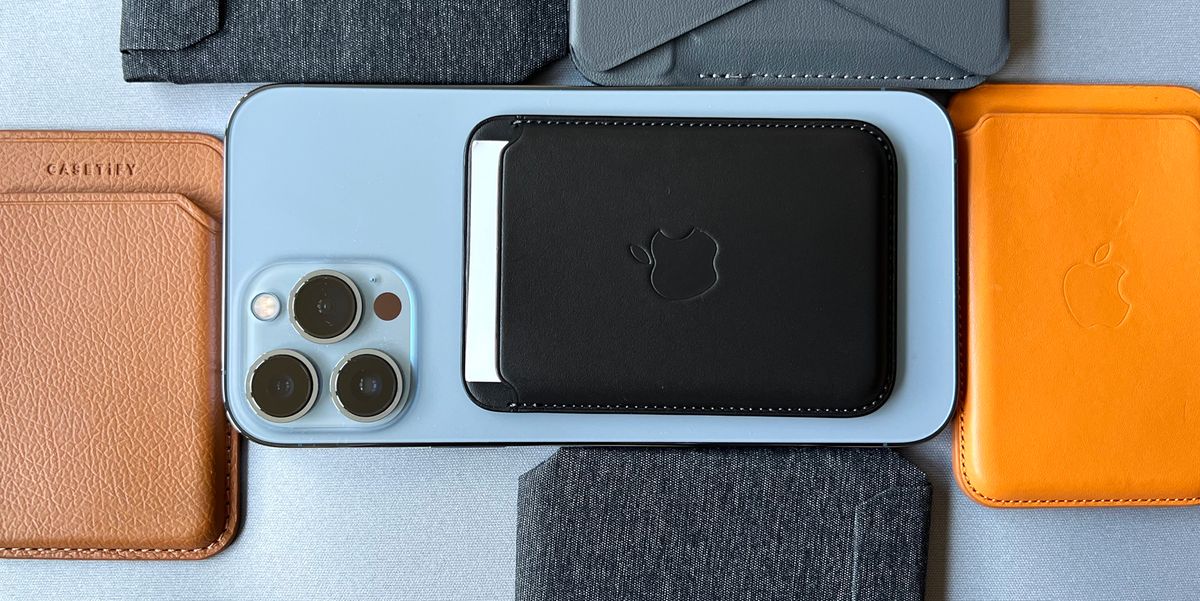Anyone know of any more accommodating alternatives to the Apple Magsafe  wallet? : r/iPhone12