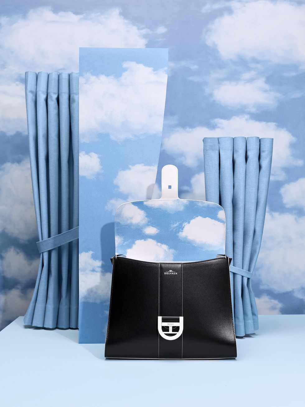 DELVAUX, Magritte Foundation, René Magritte, 包包, 奢侈品, 手拿包, 皮夾, 賈靜雯, 馬格利特系列