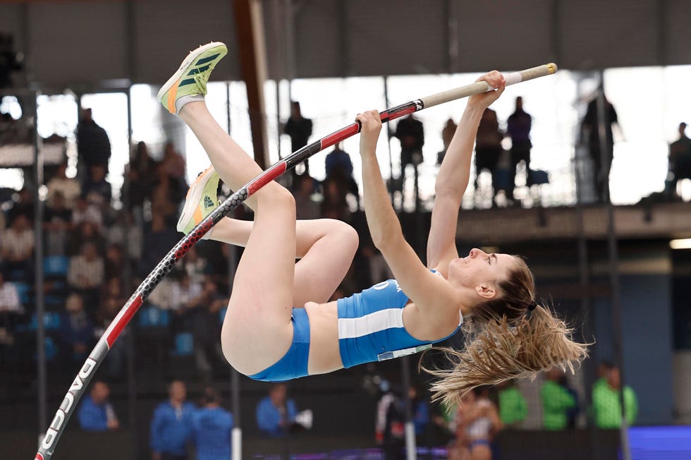 maialen axpe, campeona de españa de salto con pértiga bajo techo en 2023