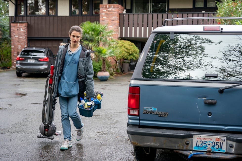 maid l to r margaret qualley as alex in episode 104 of maid cr ricardo hubbsnetflix © 2021