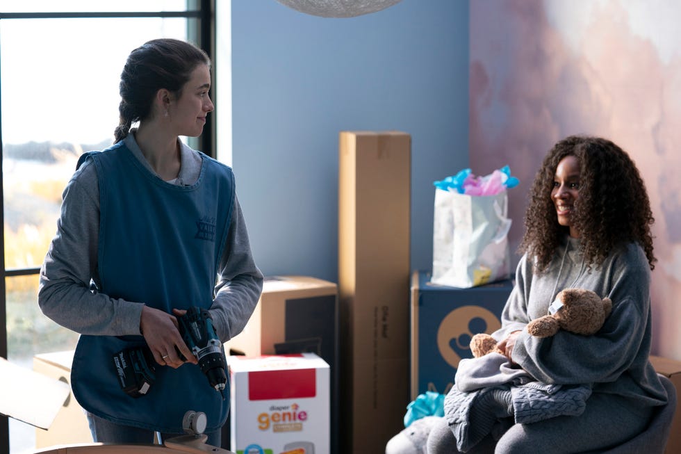 maid l to r margaret qualley as alex and anika noni rose as regina in episode 106 of maid cr ricardo hubbsnetflix © 2021