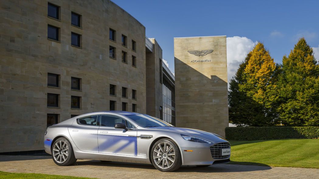 ００７ 　ASTON MARTIN　ジェームズボンド　アストンマーティン 007』シリーズ最新作には、4台のアストンマーティンが登場