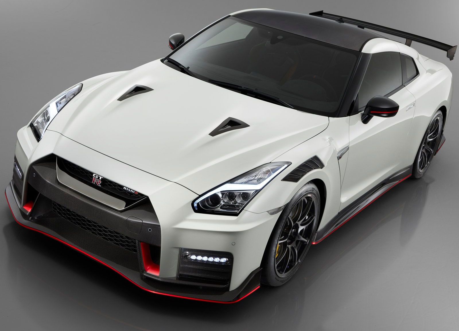 日産「GT-R NISMO」の凄まじい性能 ― 国産車史上最強のスーパー