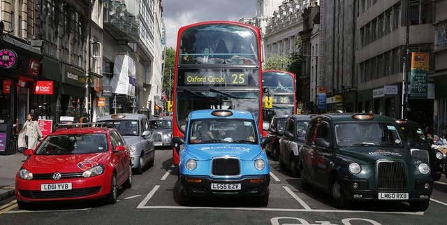 英政府、純EVを除く自動車の販売禁止を2035年に前倒しへ