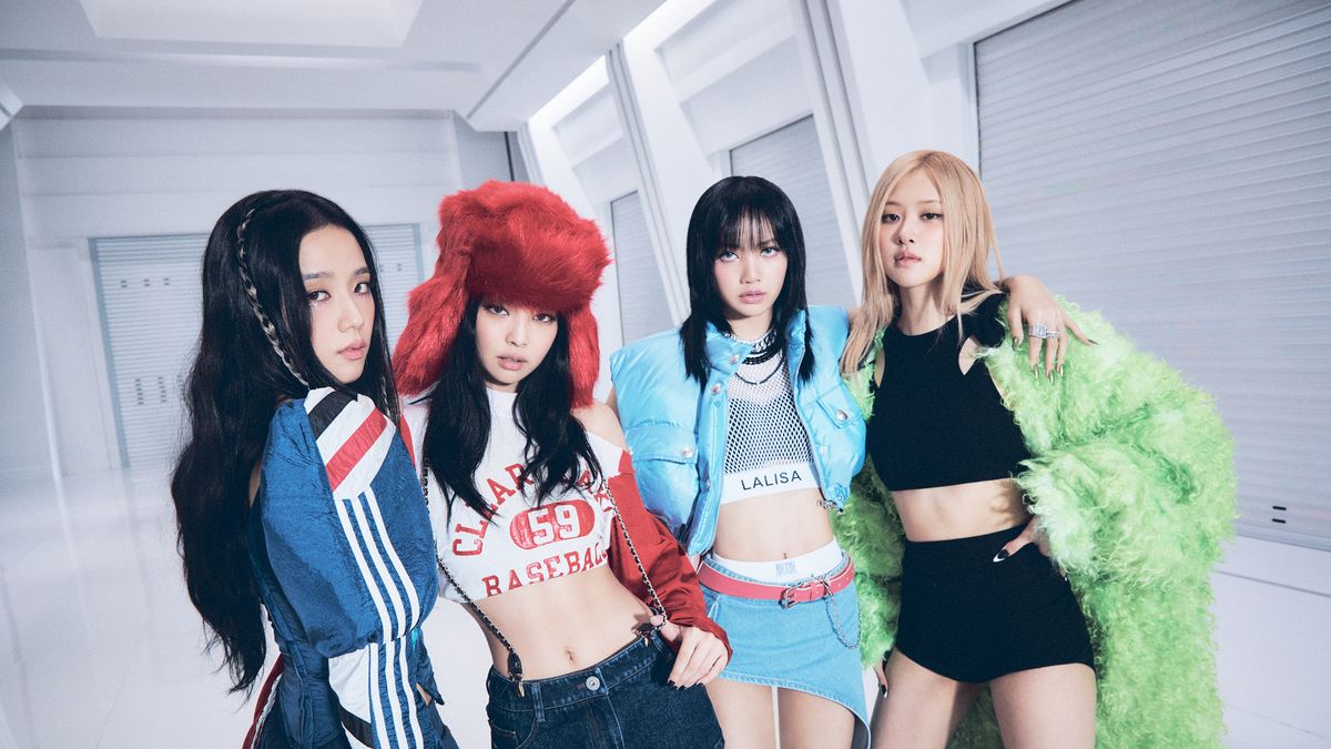 preview for BLACKPINK Sings Dua Lipa, Taylor Swift, and "Kill This Love" in a Game of Song Association | ELLE