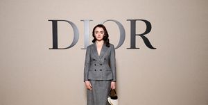 maisie williams bij christian dior tijdens paris fashion week womenswear fallwinter 2024 2025