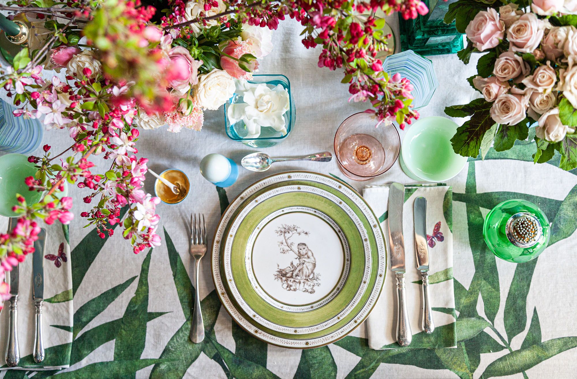 How to Prepare a Botanical Easter Brunch Table Setting