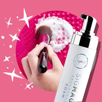makeup brush on silicone pad with foaming sigma brush cleaner