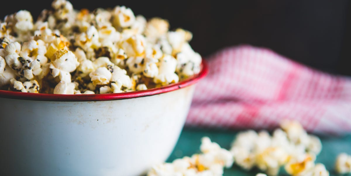6 benefits of nutritional yeast + how to use it 6 benefits of nutritional yeast + how to use it