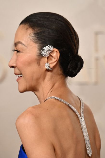 michelle yeoh oscars jewellery