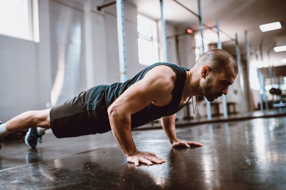 PosterMate Póster Ejercicio en Casa con Pesas y Mancuernas FitMate - Pack 2  Tablas Ejercicios Gimnasio con