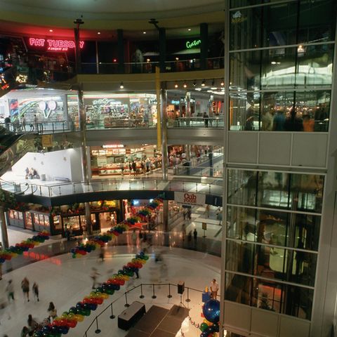 interior view of the mall of america, one of the largest indoor malls in the usa minneapolis, minnesota, usa