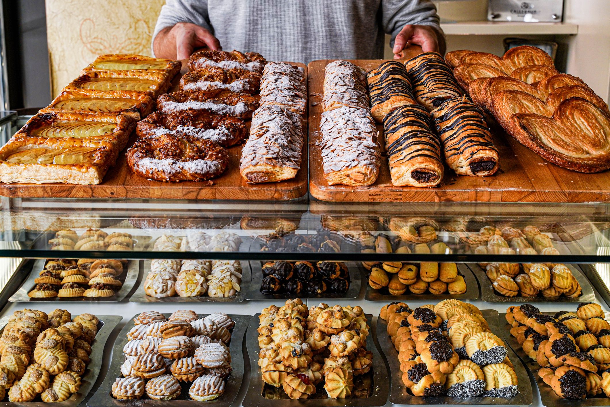 Patisserie display counters and fridges | TFSE Products Ltd | Manufacturers  of food display equipment