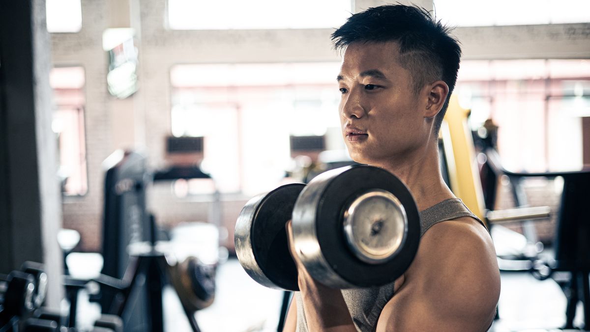 This 5-Minute Workout Builds Biceps, Triceps, and Forearm Muscle