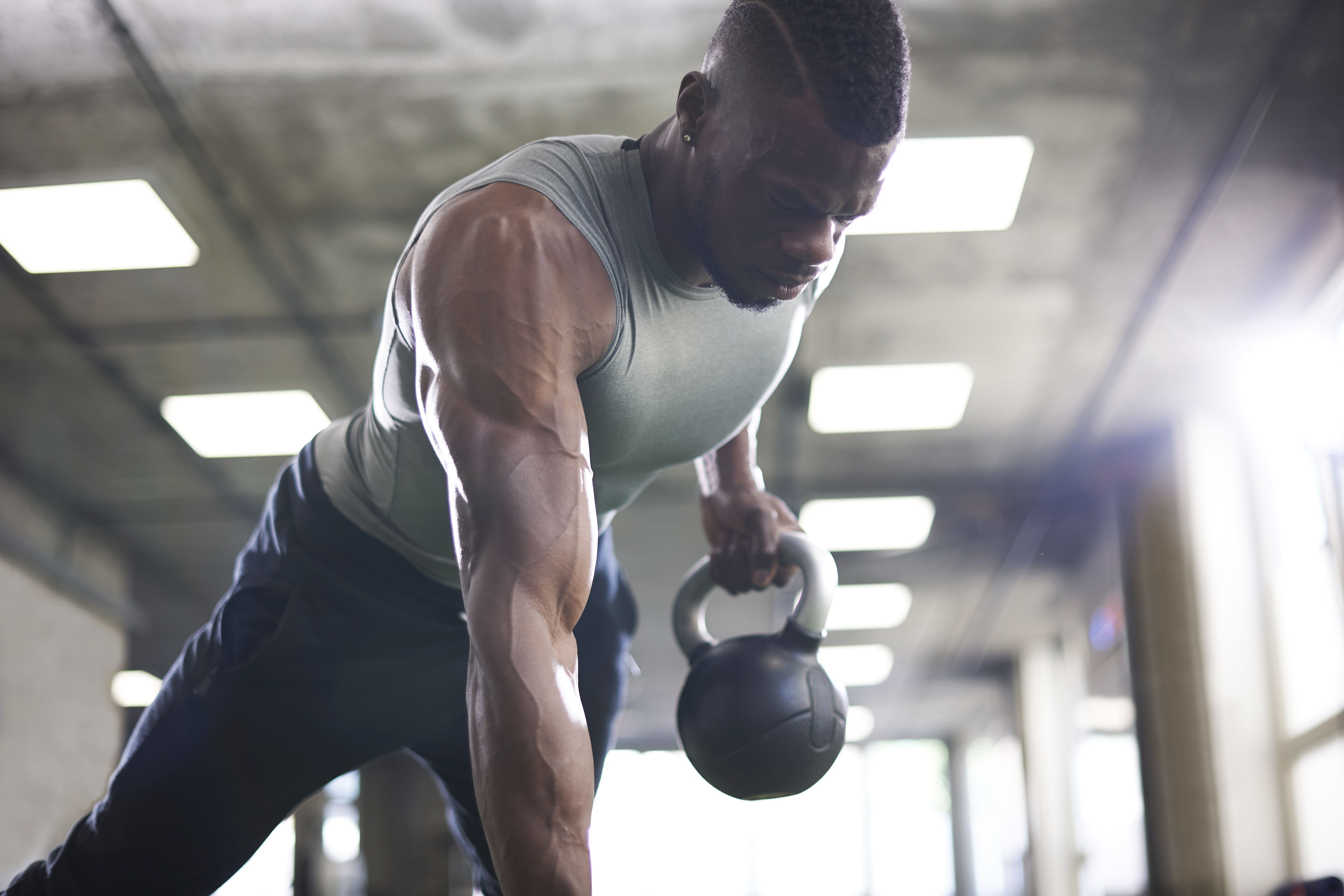 Day zaff fit - Los tipos de agarre en el gym tienen una relación directa  con el estímulo que recibirá un mismo músculo, por lo que es importante que  los conozcas. SUPINO:Es