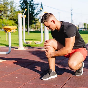 Man injured his knee during training man injured his knee during training