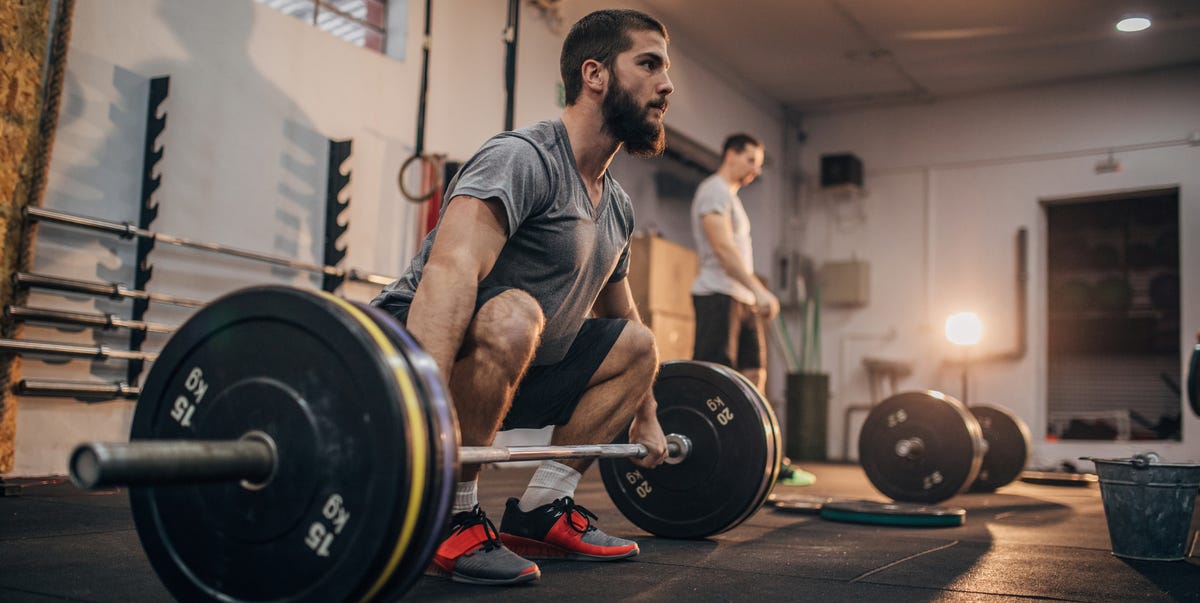 Un antrenor de top explică cum să deadlift pentru a câștiga mai bine ischio-jambierii Un antrenor de top explică cum să deadlift pentru a câștiga mai bine ischio-jambierii