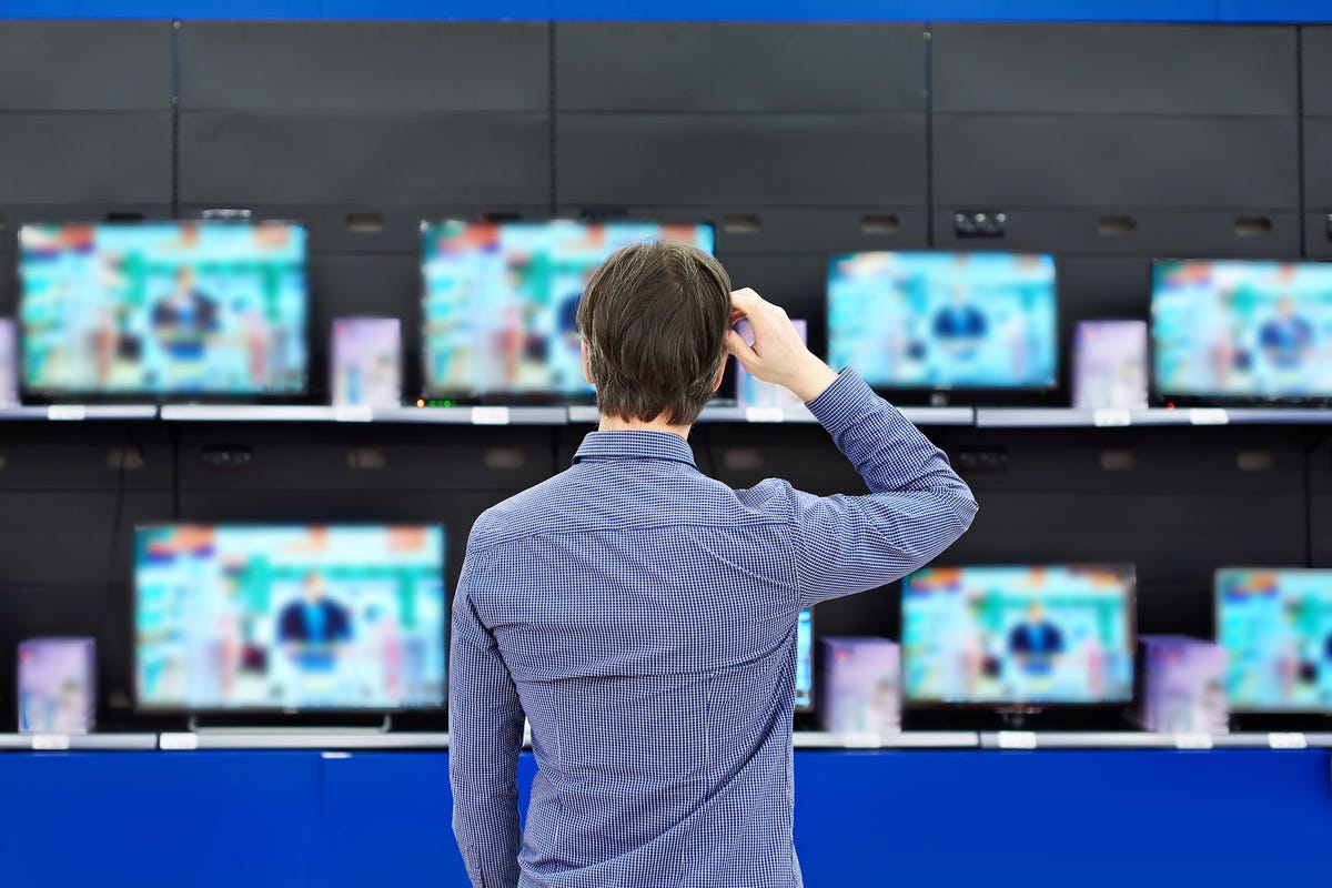 4 Reasons Why You Shouldn't Buy a Smart TV