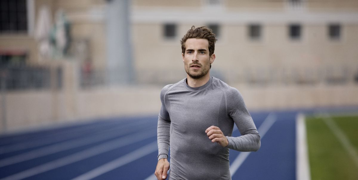 hombre entrenando