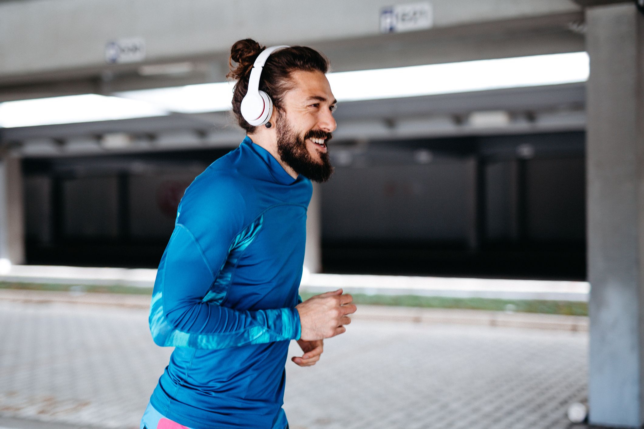 Estos son los 6 mejores auriculares para correr de : Y no lo decimos  nosotros, lo