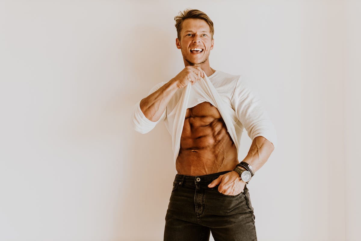 A Top Trainer Shares His Advice for Getting Visible Lower Abs