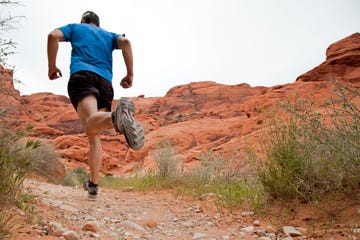 La marca de zapatillas será el patrocinador principal del ultramaratón de 100 millas que se disputa en California.