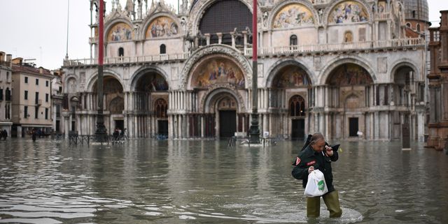 16 Photos of Venice Flooded by Storms and High Tide