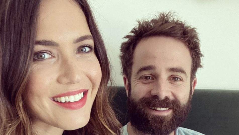 preview for Mandy Moore And Taylor Goldsmith Are Totally A Modern Couple