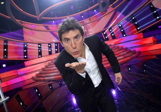 manel fuentes celebra una gala especial de 'tu cara me suena 8'