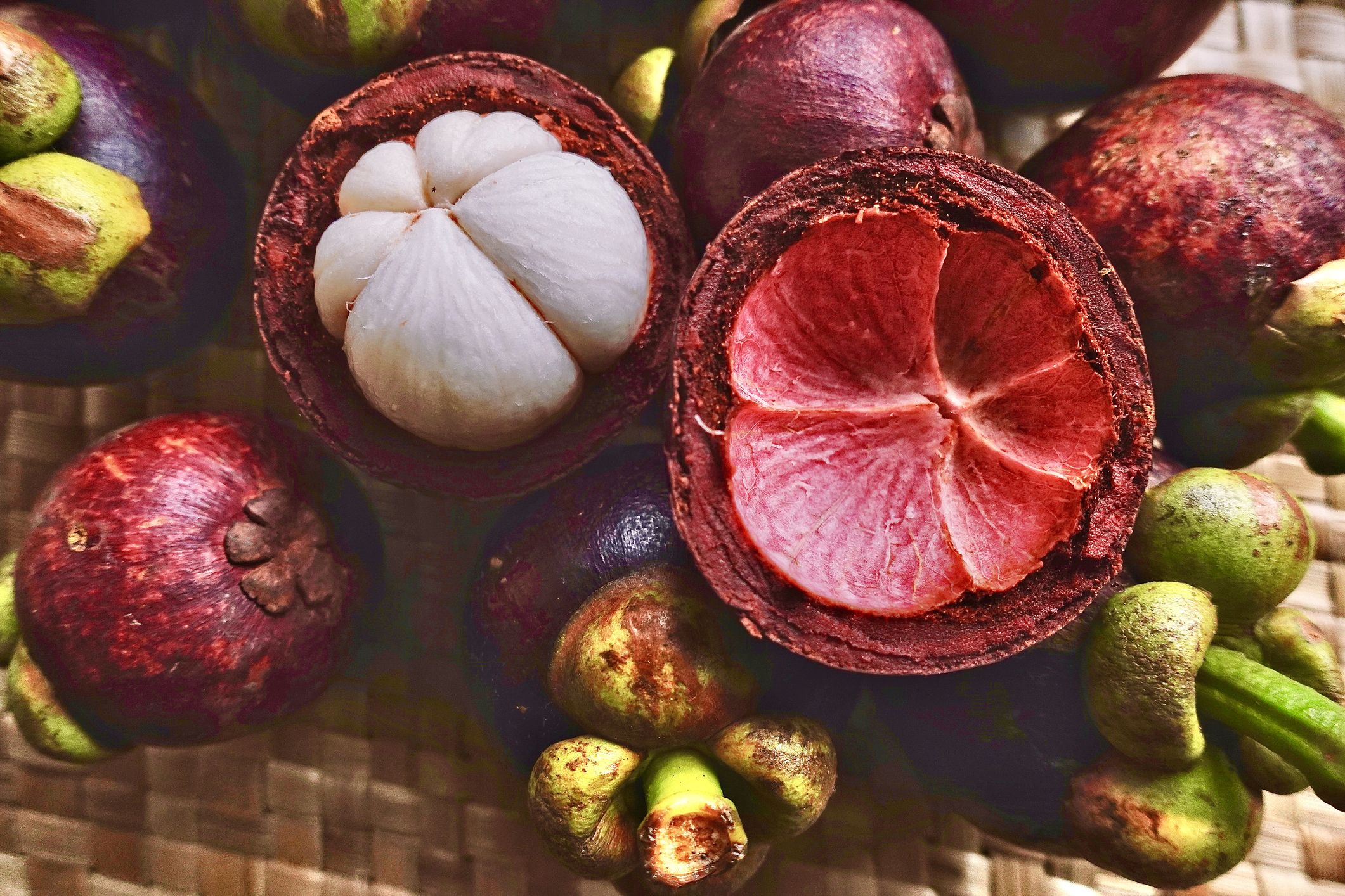 12 Surprising Health Benefits of Mangosteen