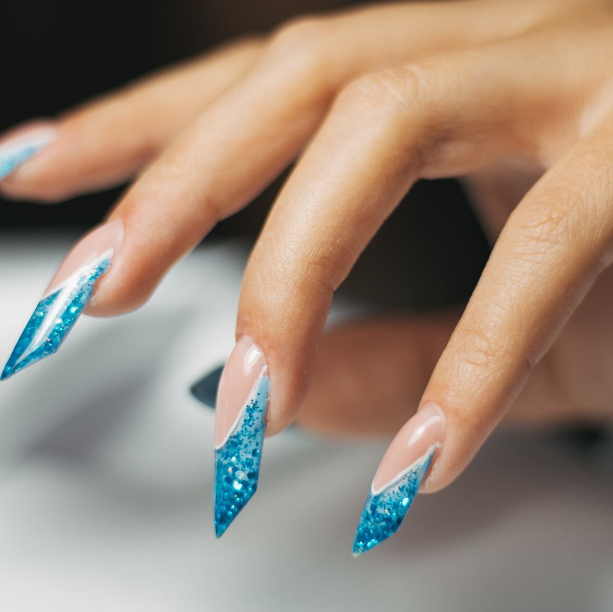 45 of the *Best* Chrome Nail Designs for a Polished Look