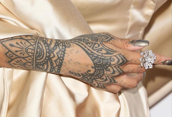 Finger, Skin, Wrist, Pattern, Joint, Tattoo, Mehndi, Nail, Henna, Design, 