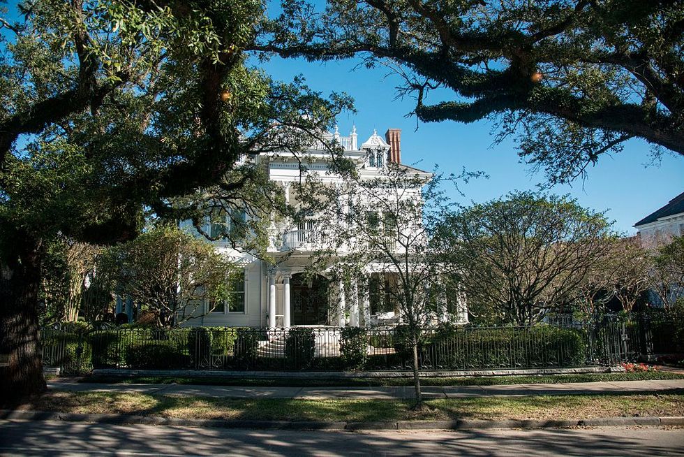 mansion on st charles avenue, new orleans