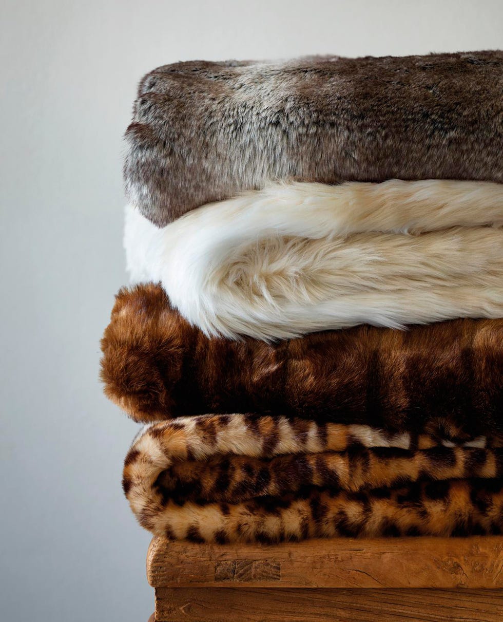 Fur, Fur clothing, Brown, Wool, Textile, Beige, Linens, Natural material, 