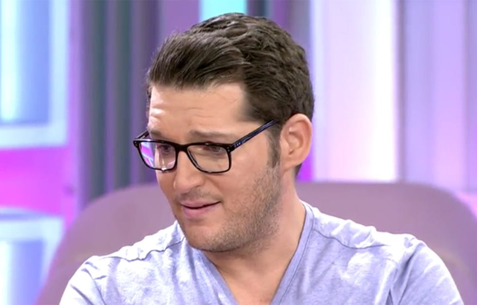 Manu Tenorio ha visitado 'El programa de AR' para hablar de la recuperación del grave accidente doméstico que sufrió el pasado 20 de agosto. El cantante también ha dado detalles sobre cómo vivió ese duro momento.