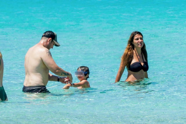 manu tenorio en formentera
