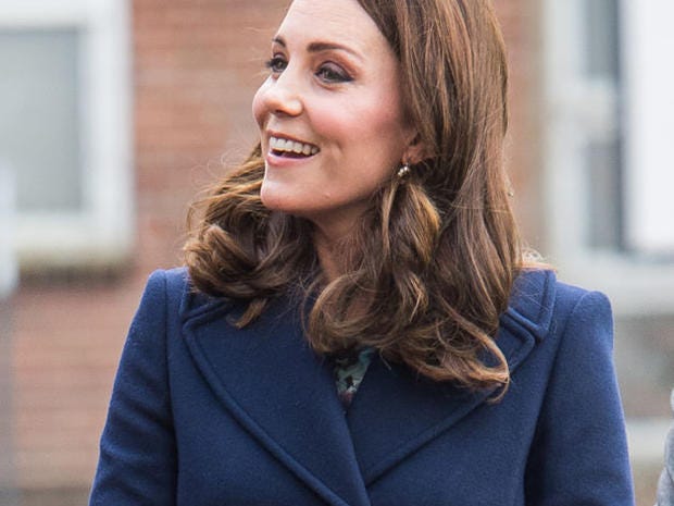 Kate Middleton senza collant in inverno: SFIDA alla Royal Family