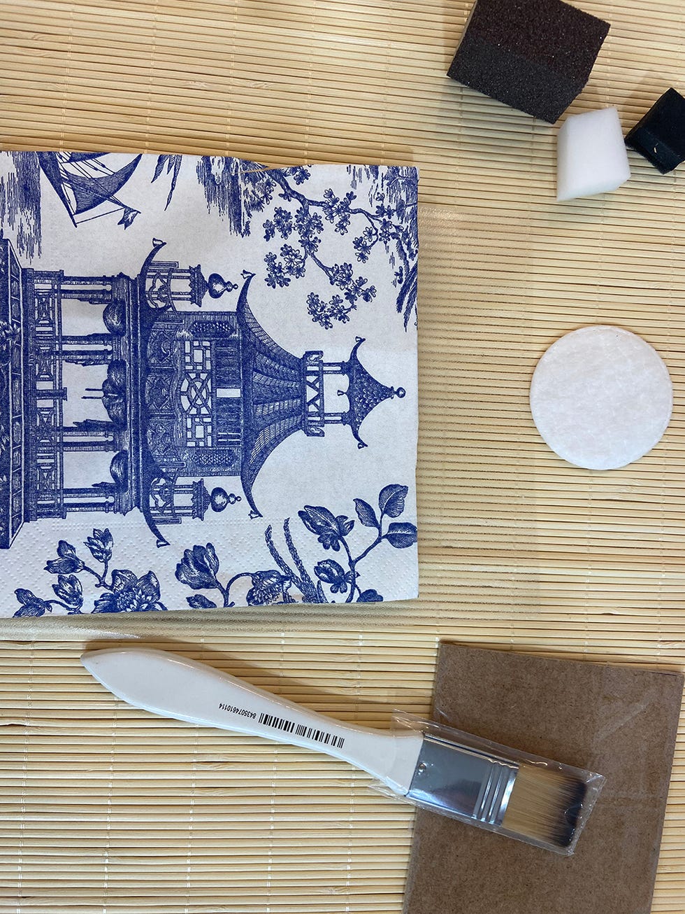 cmo hacer una bandeja de cristal en estilo vintage con una manualidad diy con la tcnica decoupage