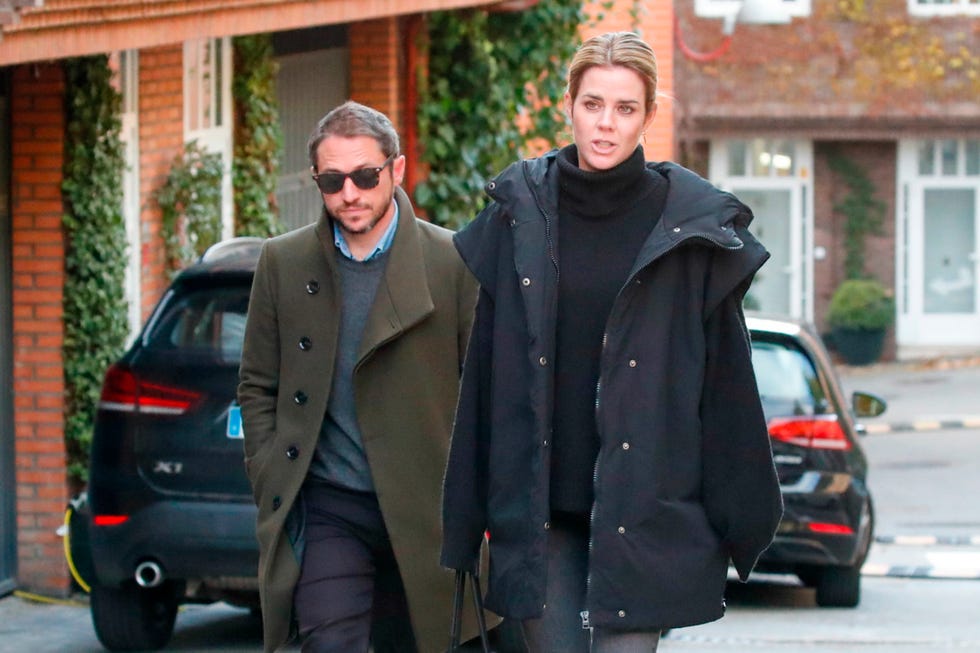 amelia bono y manuel martos paseando por madrid