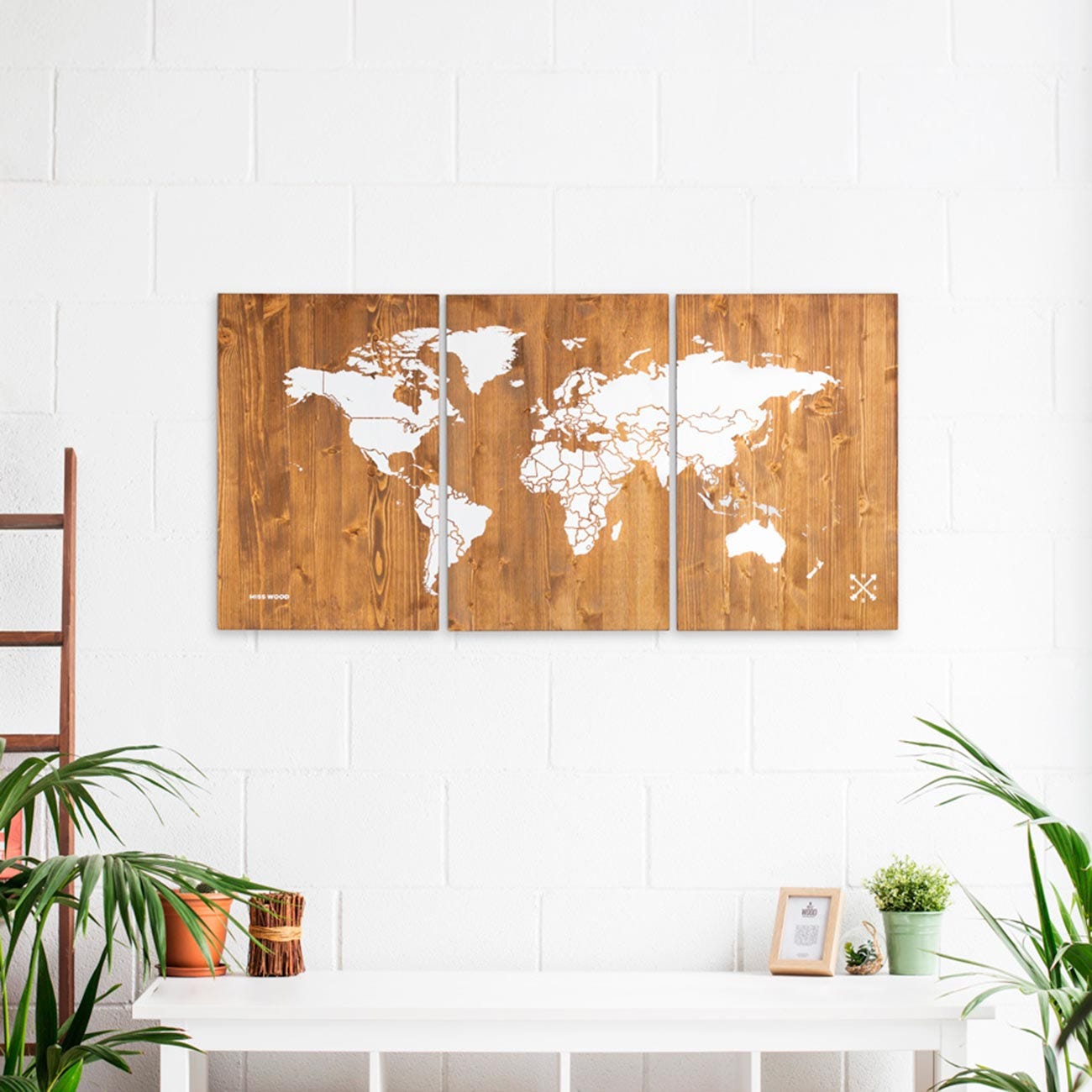 Mapa político realizado en madera de pino
