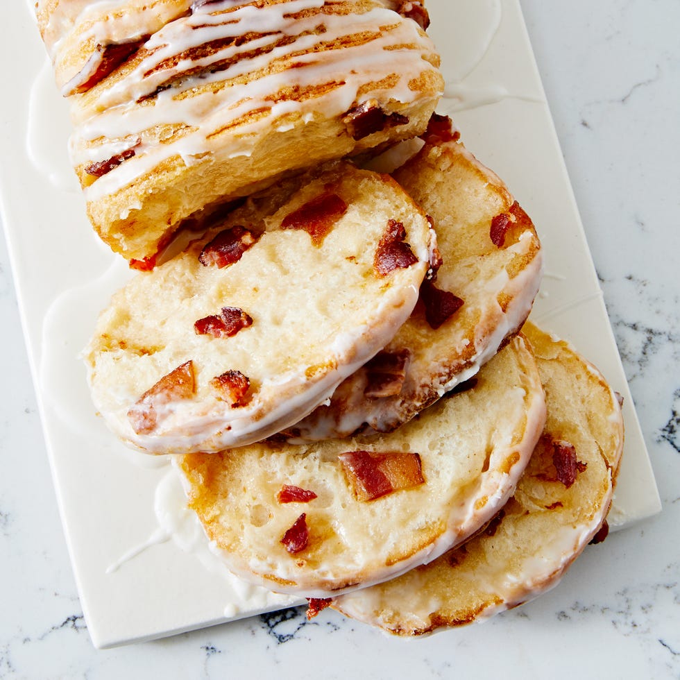 maple pull apart bread with bacon pieces
