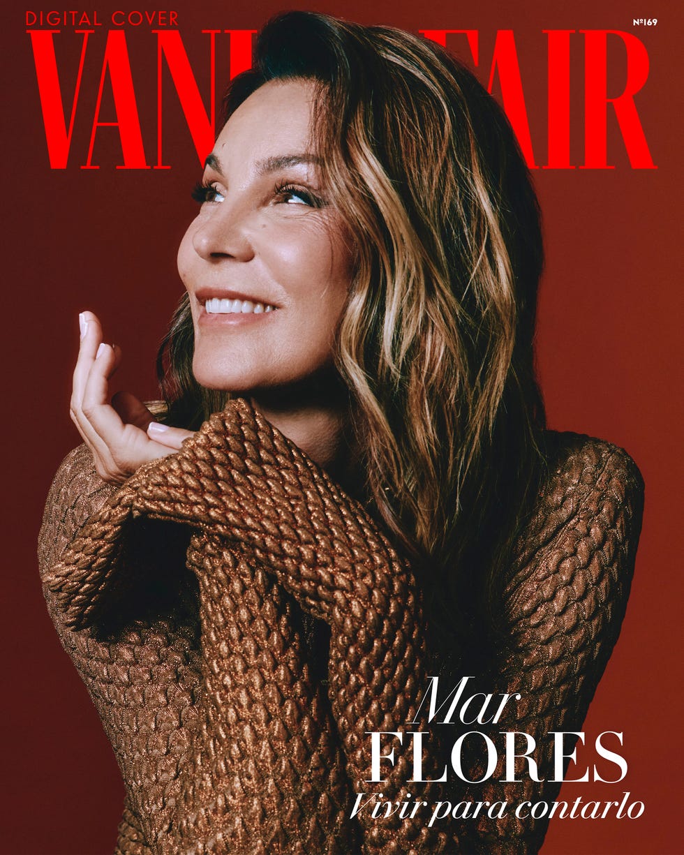 mar flores posa para la revista vanity fair para hablar de su libro de memorias 'mar en calma'