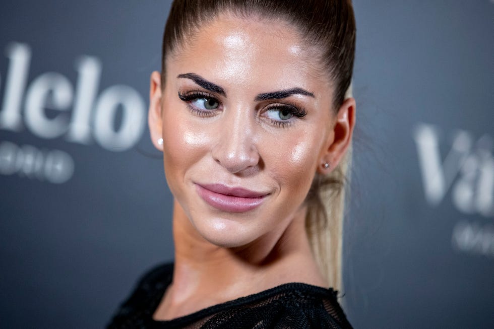 mar torres posando en un photocall