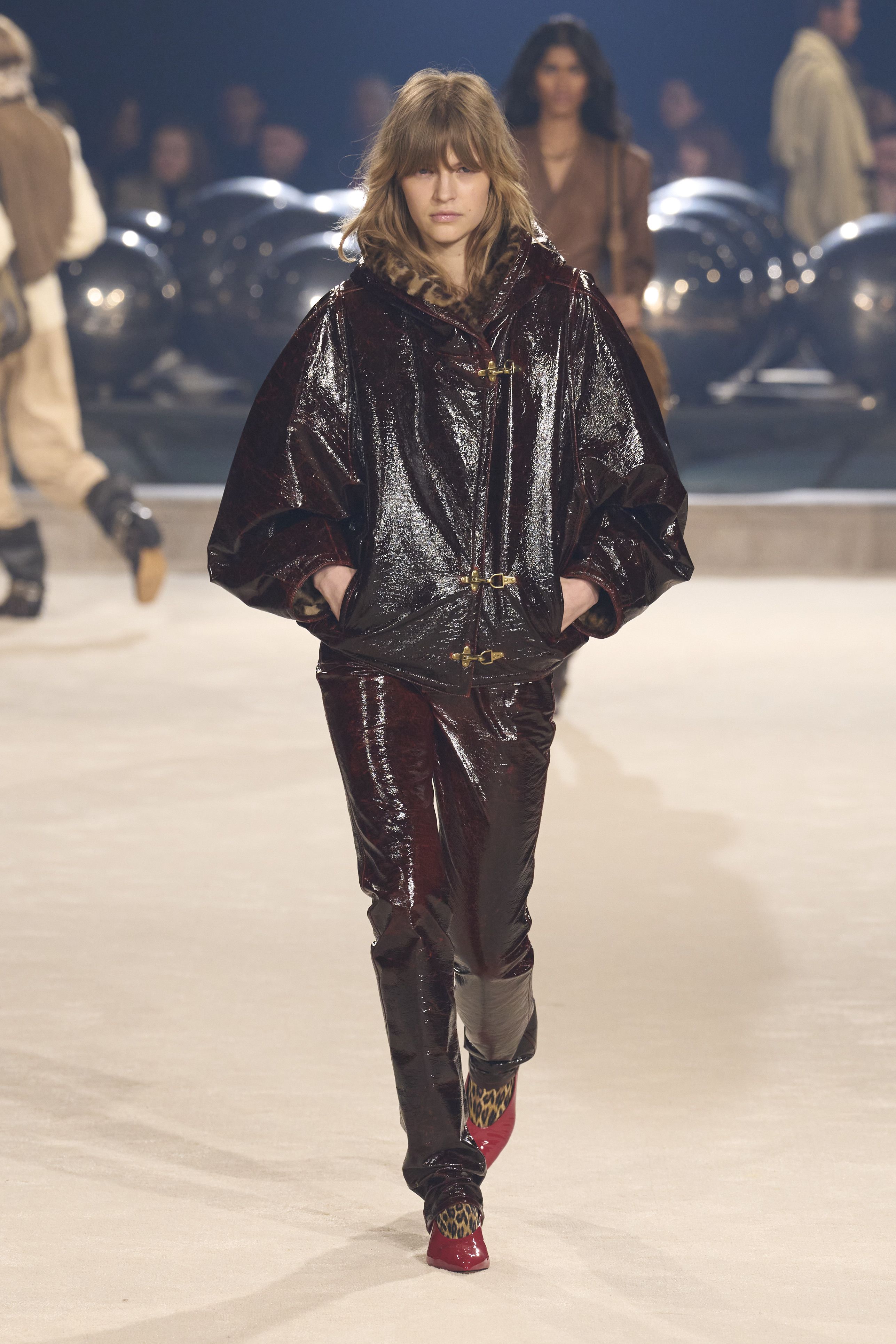 イザベル マラン(ISABEL MARANT)2024-25秋冬コレクション イザベル マラン(ISABEL MARANT)2024-25秋冬コレクション