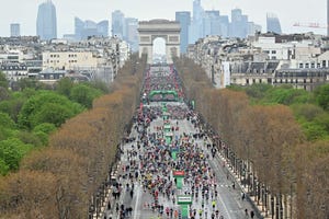 deelnemers aan de marathon van parijs