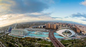 panorama foto marathon valencia finish