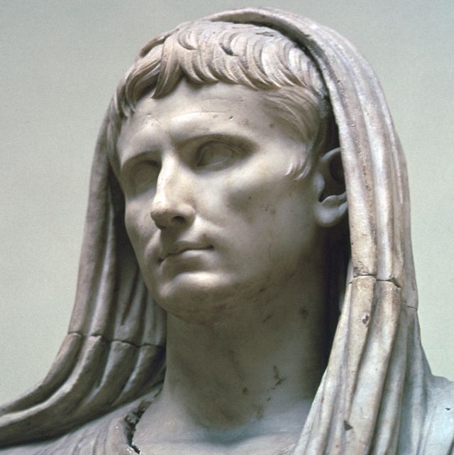 marble statue of the emperor caesar augustus